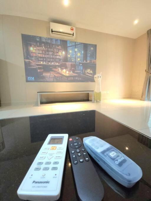 Ksl Mall 110inch Screen Movie Cozy Apartment *